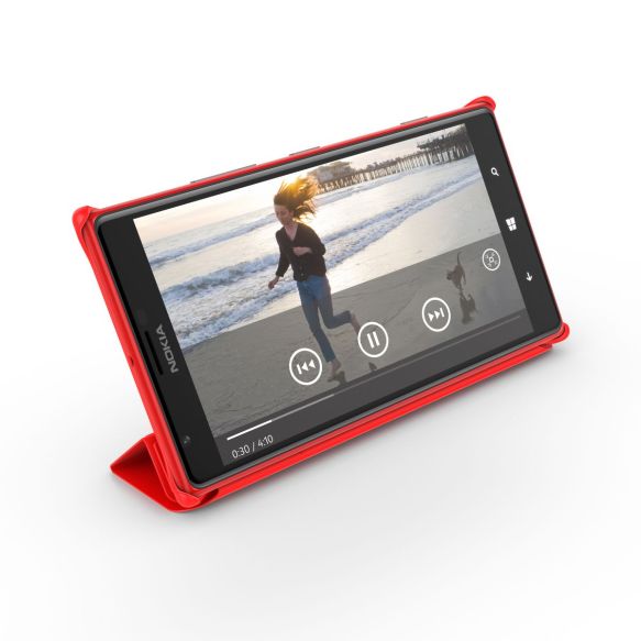 Das Nokia Lumia 1520 samt vorgesehenem Case. Quelle: Nokia