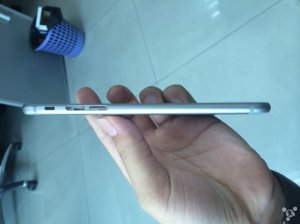 Gut zu sehen ist hier wie dünn das Gehäuse ist und wie iPad-ähnlich die Lautstärketasten sind.  via: Business Insider Quelle: Feng.com