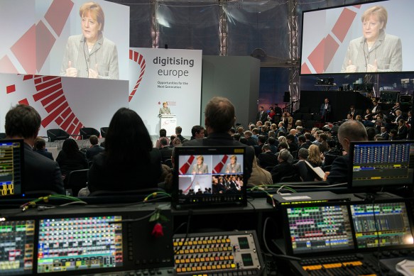 Angela Merkel beim digitising europe summit. 